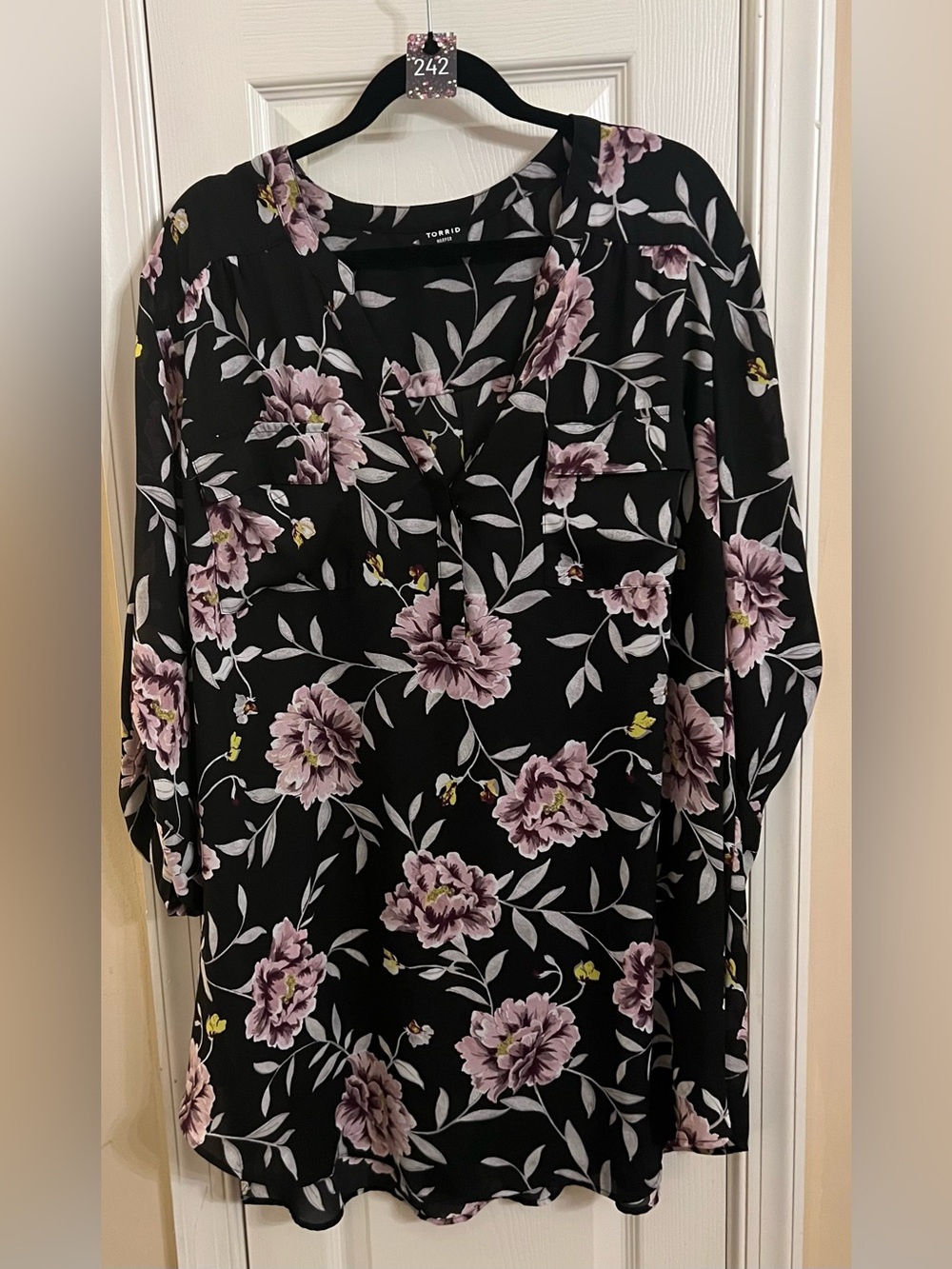 Torrid Harper Black Floral Tunic Blouse - Lavender Flowers
